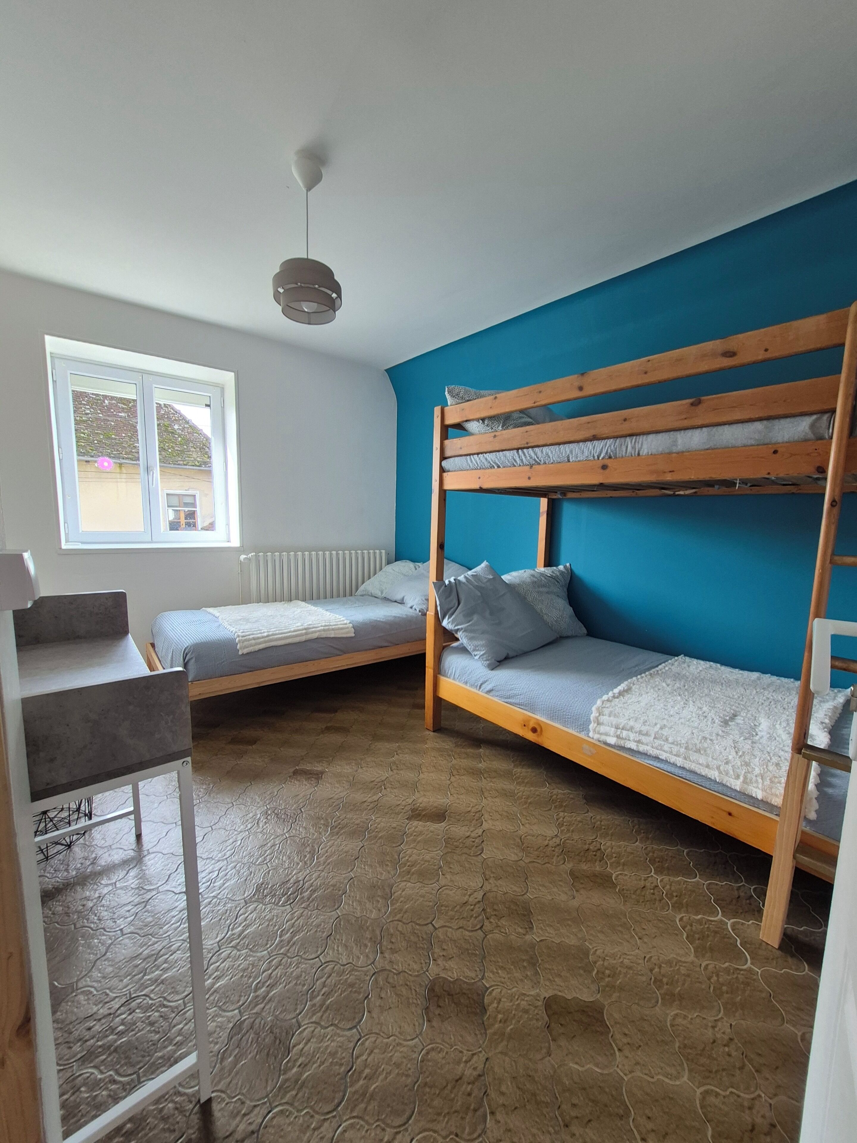 5 habitaciones, cuna de viaje, wifi gratis y ropa de cama 