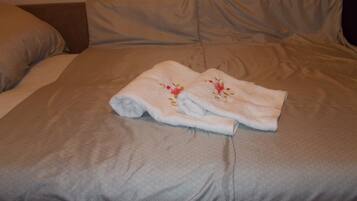 1 bedroom, free WiFi, bed sheets