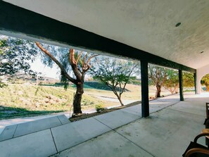 Terrace/patio - House with vineyard view, walking distance to wineries (Temecula)