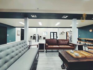 Interior - House with vineyard view, walking distance to wineries (Temecula)