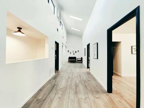 Interior - House with vineyard view, walking distance to wineries (Temecula)