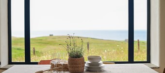 Cottage with Stunning Sea views