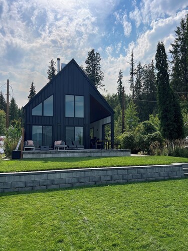 Modern Lakeside Cabin on a Sandy Beach
