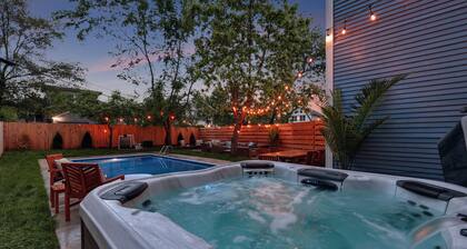 Heated pool & spa, luxury Oasis, centrally located, 5-bed & 3.5 bath