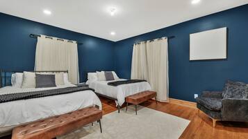 5 bedrooms, free WiFi, bed sheets