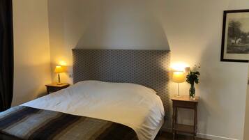 3 slaapkamers, een bureau, een strijkplank/strijkijzer, wifi