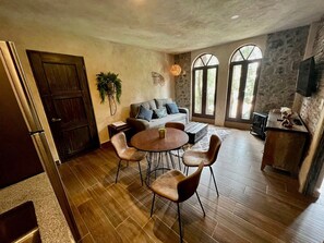 Smart TV - Incredible Master Loft Val'quirico (San Miguel Xoxtla)