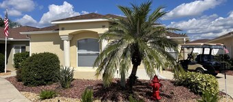 Paradise in The Villages!! Includes 4-seat Golf cart