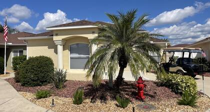 Paradise in The Villages!! Includes 4-seat Golf cart