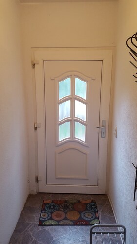 FEWO-NEUBEEREN 2 (2 rooms, 7 single beds)