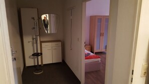 2 Schlafzimmer, Reisekinderbett, WLAN, Bettwäsche