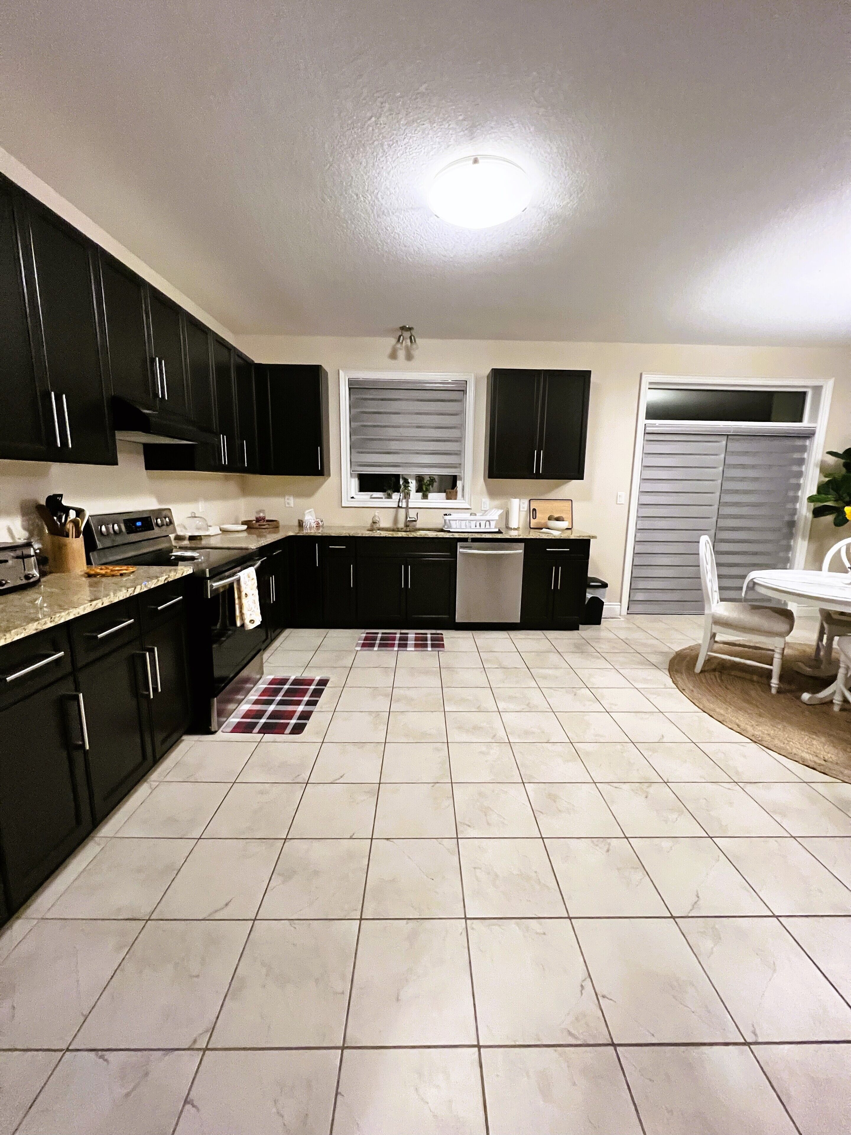 Luxury House | Private kitchen | Fridge, microwave, coffee/tea maker, electric kettle