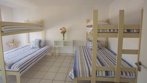 Shared Dormitory (Habitación Nube) | Desk, WiFi (free), bed sheets - Hostal San Pablo - Hostel (Querétaro)