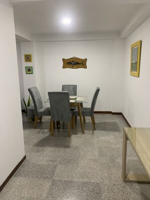 تناول الطعام