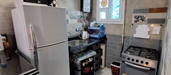 Sunny, good internet, city center Alexandria