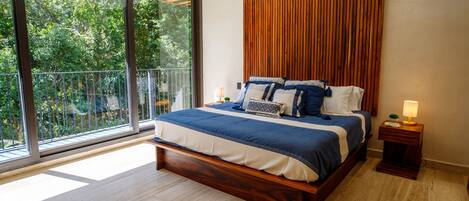 2 bedrooms, in-room safe, iron/ironing board, free WiFi