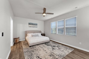 3 habitaciones, escritorio, wifi y ropa de cama 
