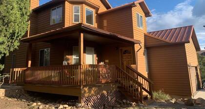 Beautiful Home & View- Mountain View Estates North