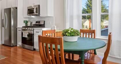 Modern 1BR in Historic Folsom, near top attractions