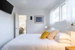 3 bedrooms, in-room safe, iron/ironing board, travel crib