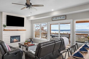 Smart TV, fireplace, DVD player