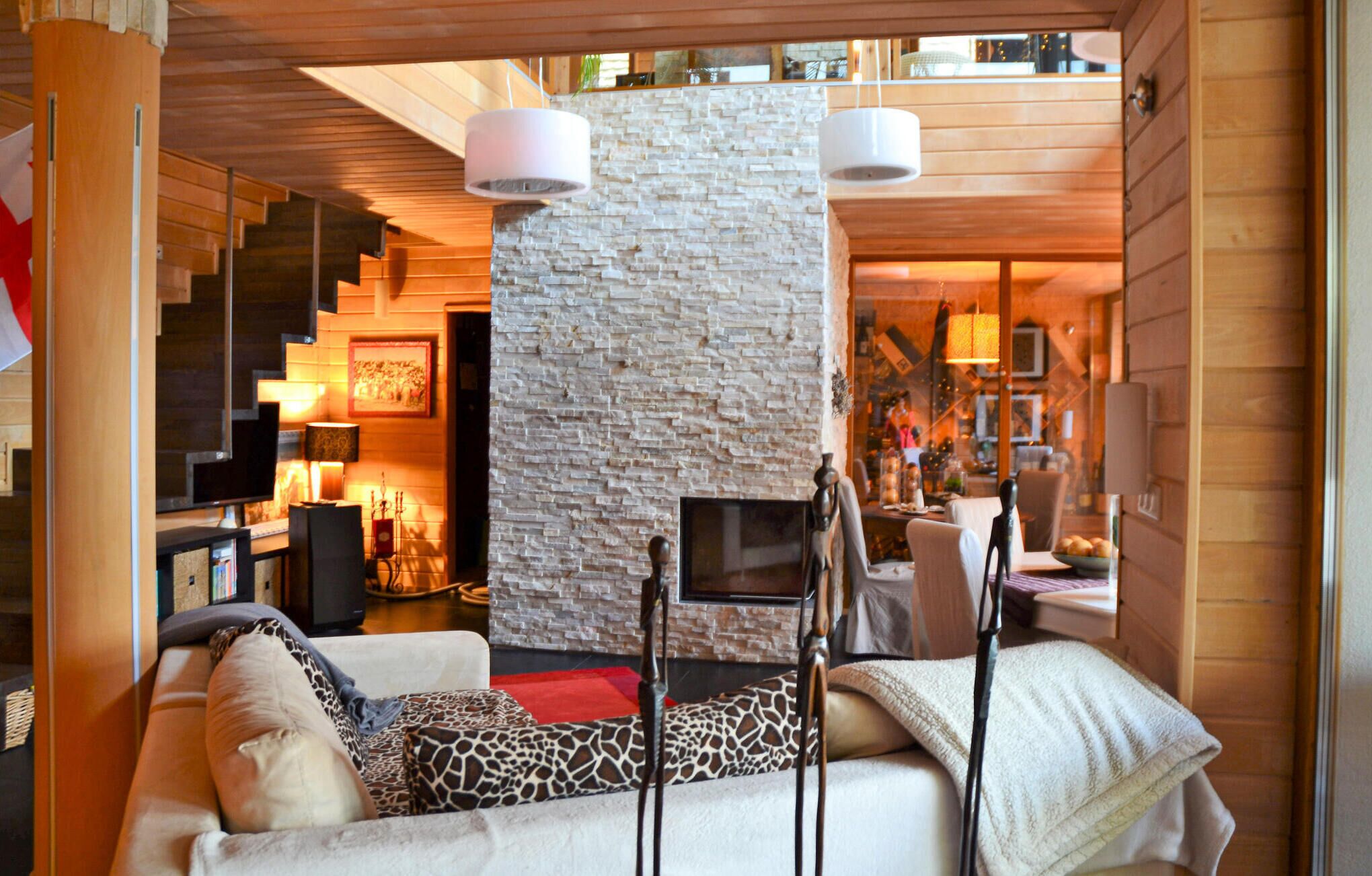 Télévision, cheminée