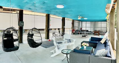 GaMe RoOm, LAKE, Sleep 10, Beach, Casino - Orange