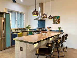 Fridge, oven, stovetop, coffee/tea maker