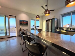 Fridge, oven, stovetop, coffee/tea maker