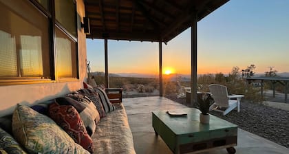 Magical Desert Hideaway - with private jacuzzi, fire-pit, walk to park