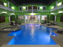 Fachada de la propiedad