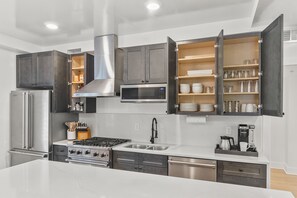 Fridge, microwave, oven, stovetop - The Norma High-end Condo | Blocks from Stadium | Game Day (Tuscaloosa)