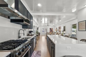 Fridge, microwave, oven, stovetop - The Norma High-end Condo | Blocks from Stadium | Game Day (Tuscaloosa)