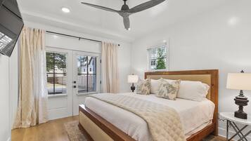 3 bedrooms, iron/ironing board, travel crib, free WiFi