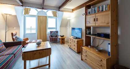 Nordland Apartments - Samsö Apartment - Right on the water—you can't get any closer than this! -