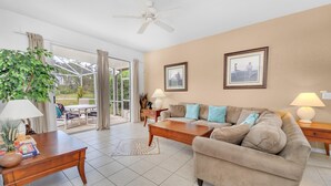 Rumah (Beautiful 5/3 home at Highlands Reser) | Eksterior
