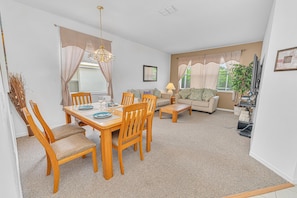 ハウス (Beautiful 5/3 home at Highlands Reser) | 外観