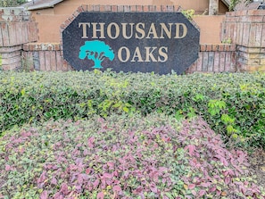 House (Amazing 4/3 house at Thousand Oaks Co) | Exterior