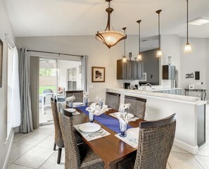 하우스 (Amazing 4/3 house at Thousand Oaks Co) | 외관