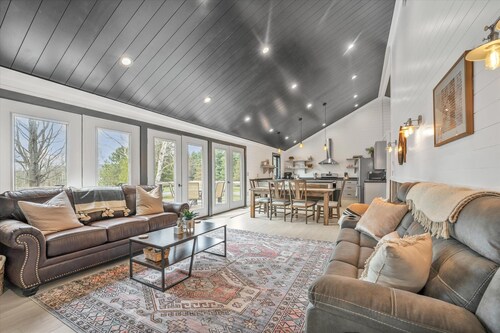 Boyne City- close to golf, lakes, shopping and more!!! 