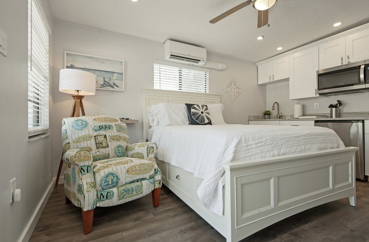 1B Newly Renovated Studio at Coastal Cottages