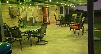 4- Bedroom Serenity: 7 Beds Your Peaceful Retreat: Television in Every Bedroom