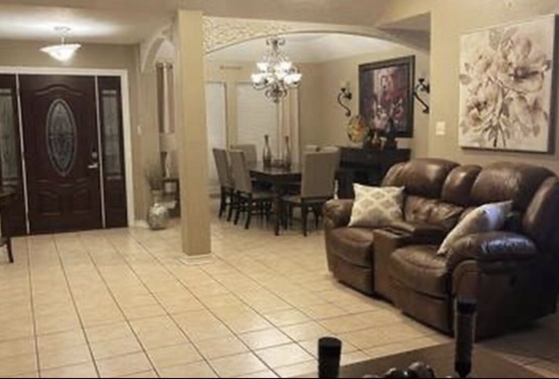 4- Bedroom Serenity: 6 Beds Your Peaceful Retreat: Television in Every Bedroom