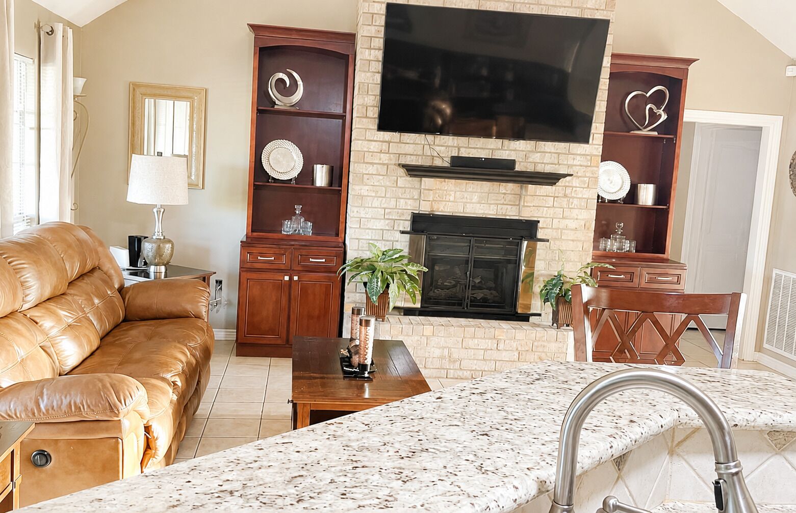 Smart TV, fireplace, stereo, printers