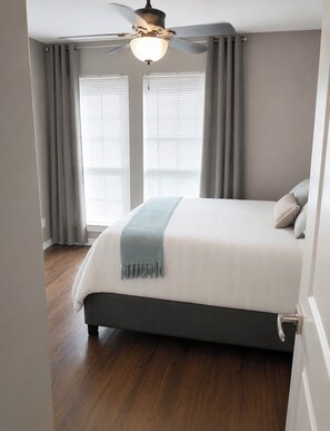 4 bedrooms, iron/ironing board, free WiFi, bed sheets