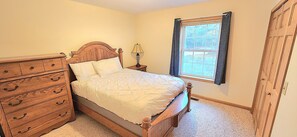 4 bedrooms, desk, iron/ironing board, free WiFi