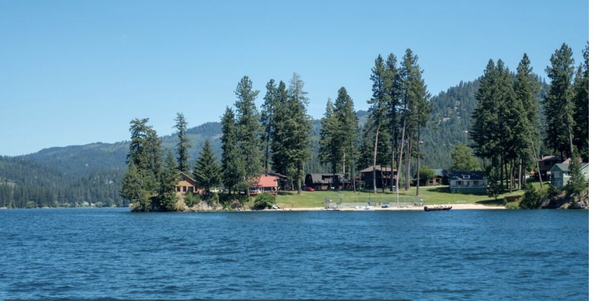 Large Hayden Lake Home - Georgeous Lake Views with a Boat Dock!