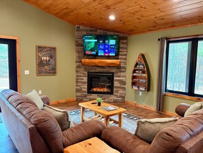 Smart-TV, peis, fotballspill og bordtennis