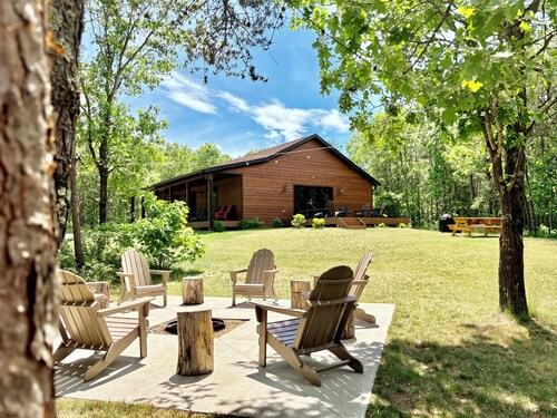 Lazy Elk Lodge •Luxury Cabin •Game Room •Fire Pit