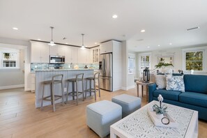 Smart TV, tenis de mesa, libros y estéreo